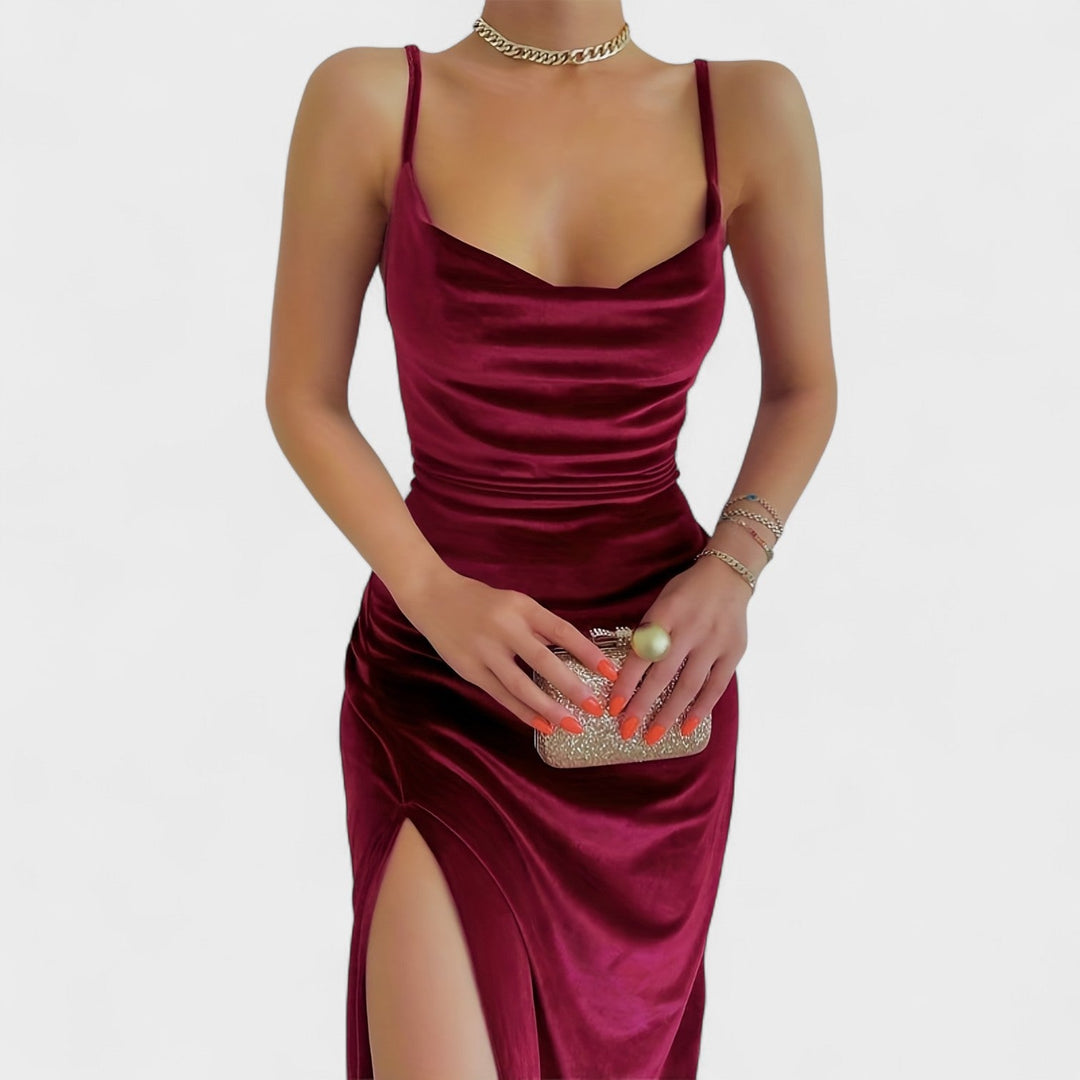 Belucia™ | Vestido de terciopelo con abertura lateral