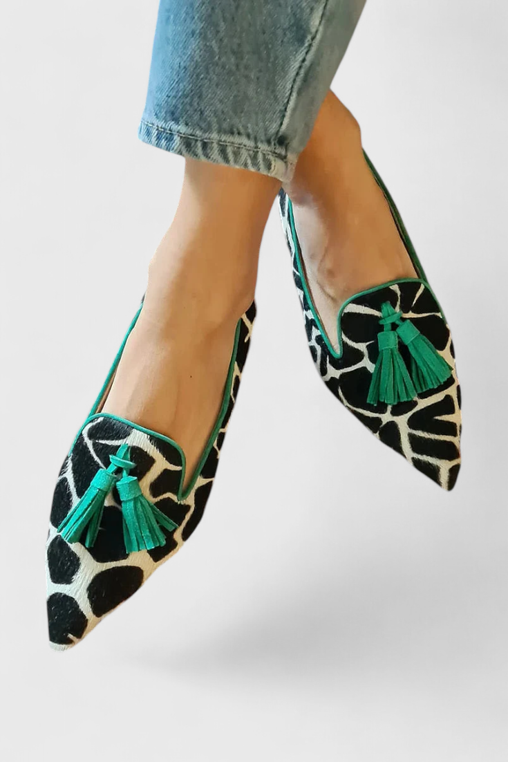 Belucia™ | Mocasines Elegantes con Punta Afilada y Diseño Bicolor